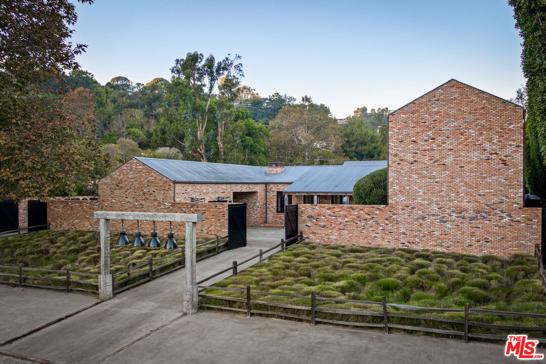 MLS #25623593 image #1