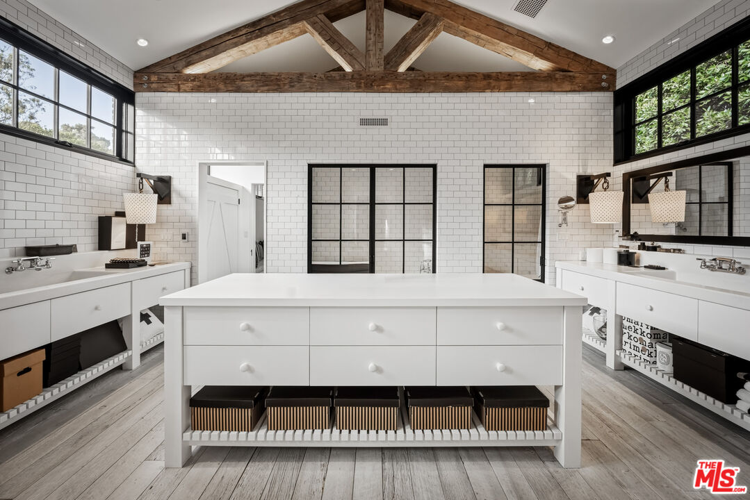 MLS #25623593 image #20