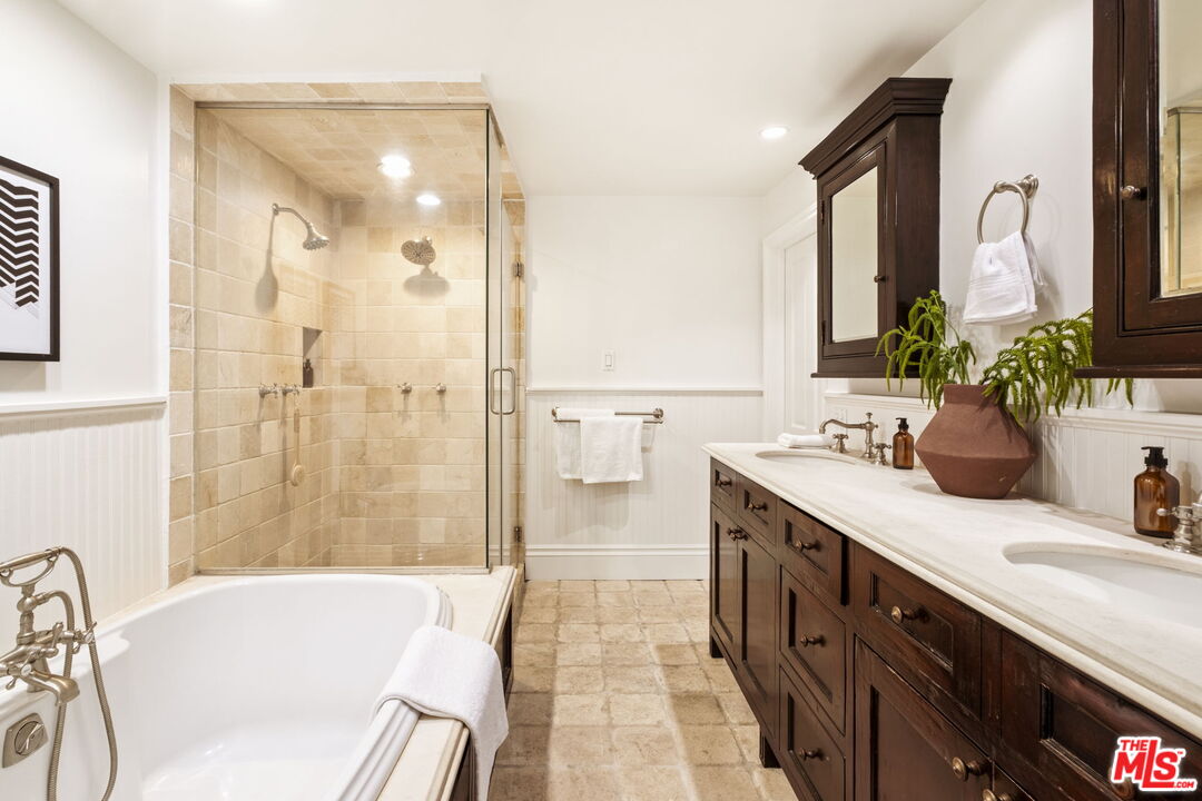 MLS #25627457 image #19