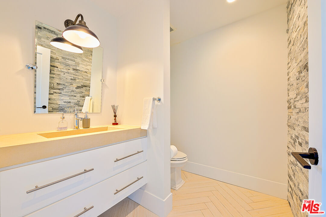 MLS #25627501 image #24