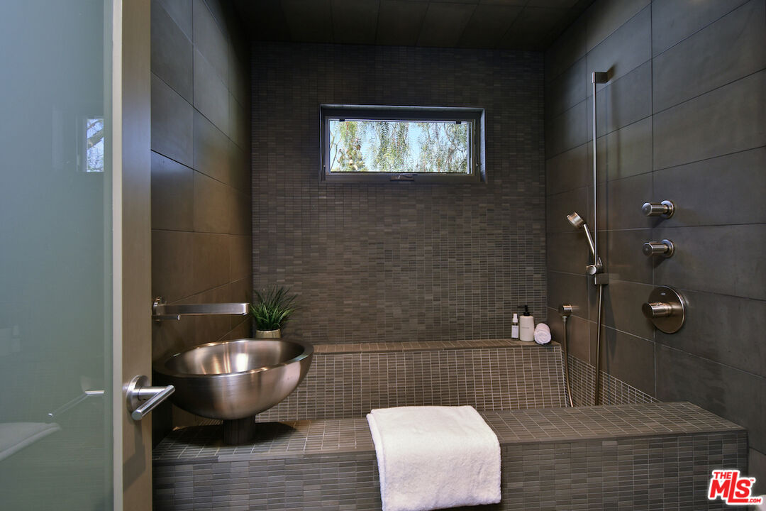 MLS #25627825 image #50