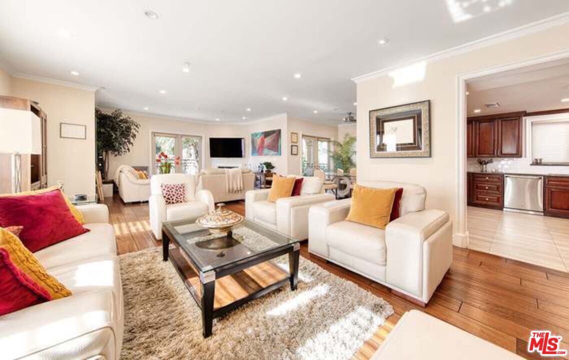 MLS #25627865 image #0