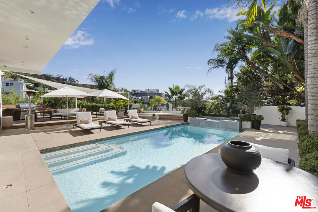 MLS #25627897 image #0