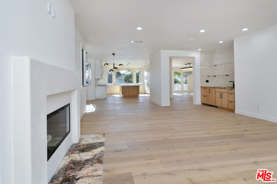 MLS #25630525 image #16