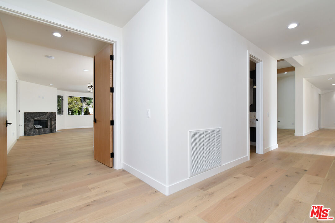 MLS #25630525 image #29