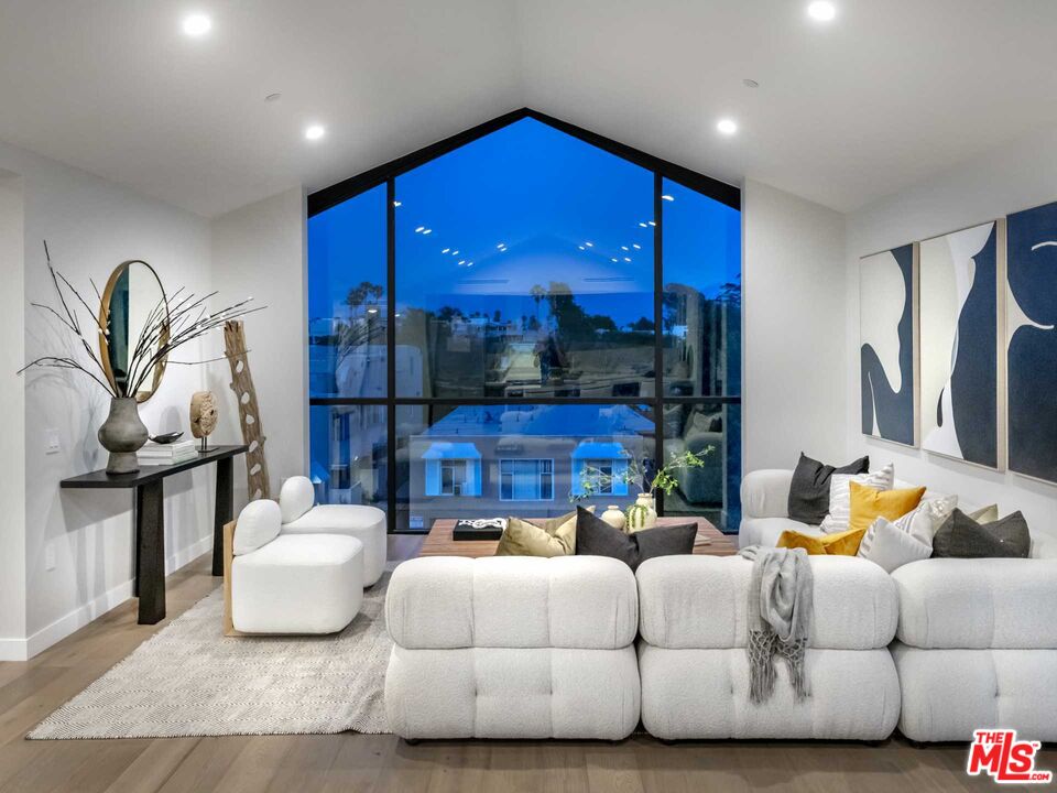 MLS #26632957 image #12