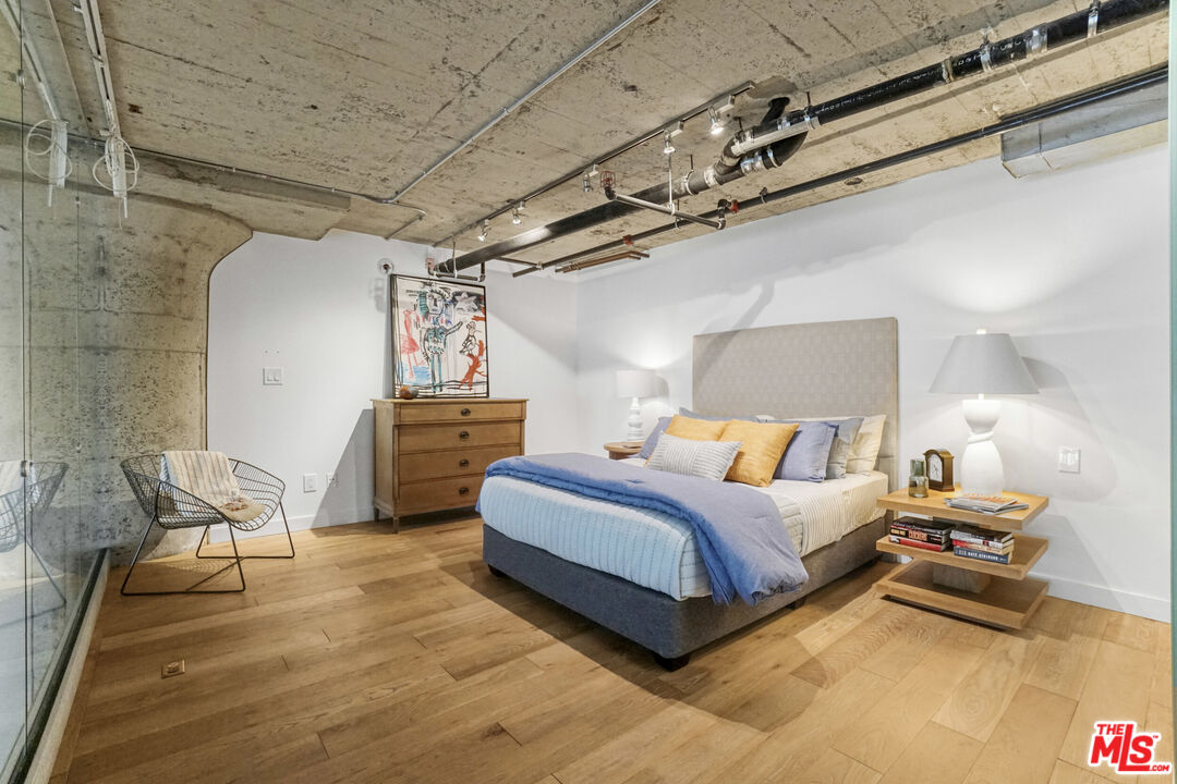 MLS #25627695 image #19