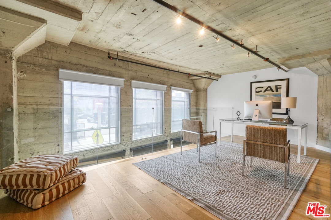 MLS #25627695 image #20