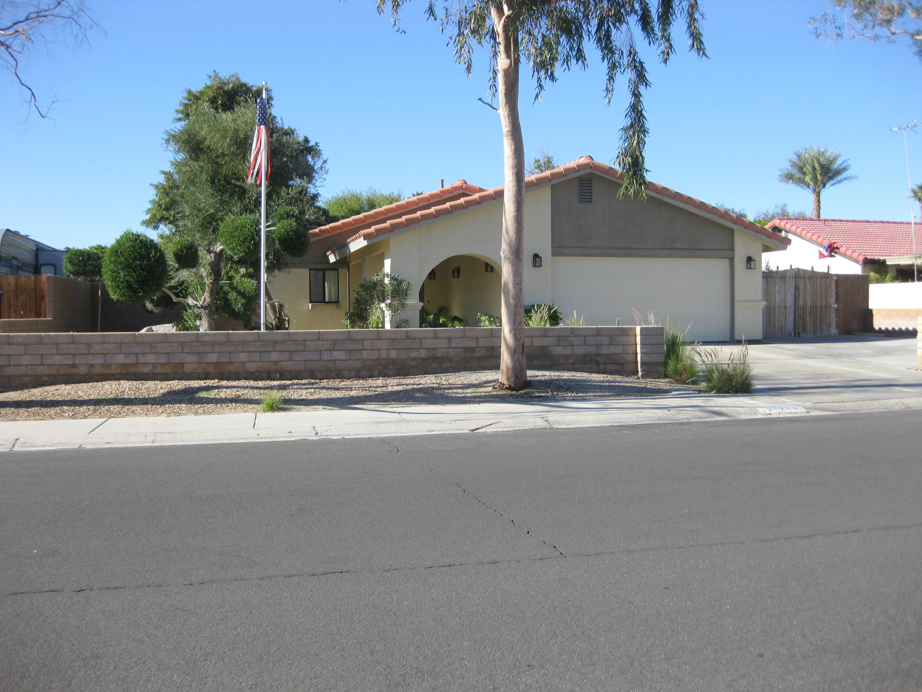 Image Number 1 for 27275 Avenida Quintana in Cathedral City