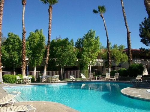 Image Number 1 for 675 Los Felices CIR #J-108 in Palm Springs