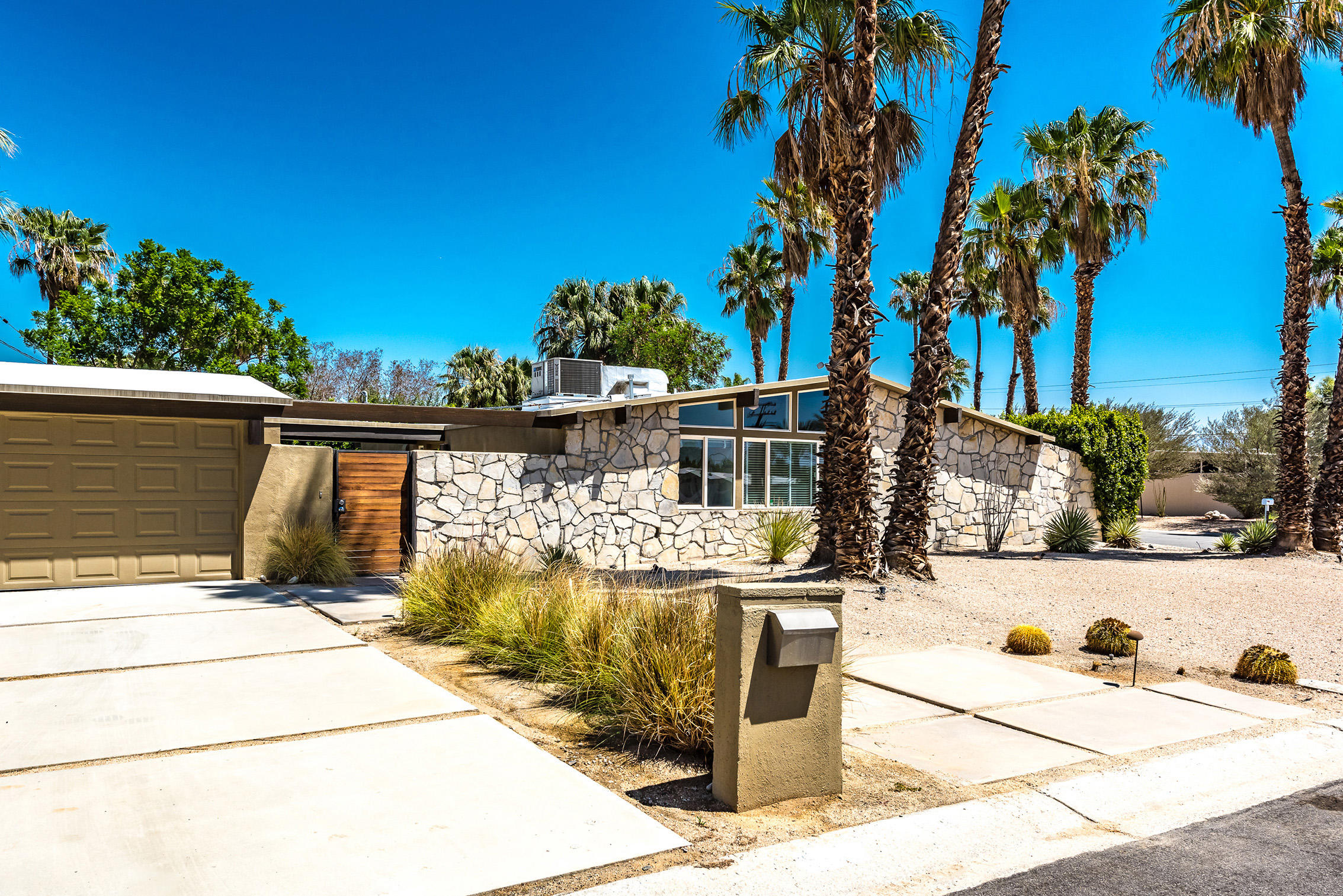 Image Number 1 for 578 E Desert Willow Circle in Palm Springs