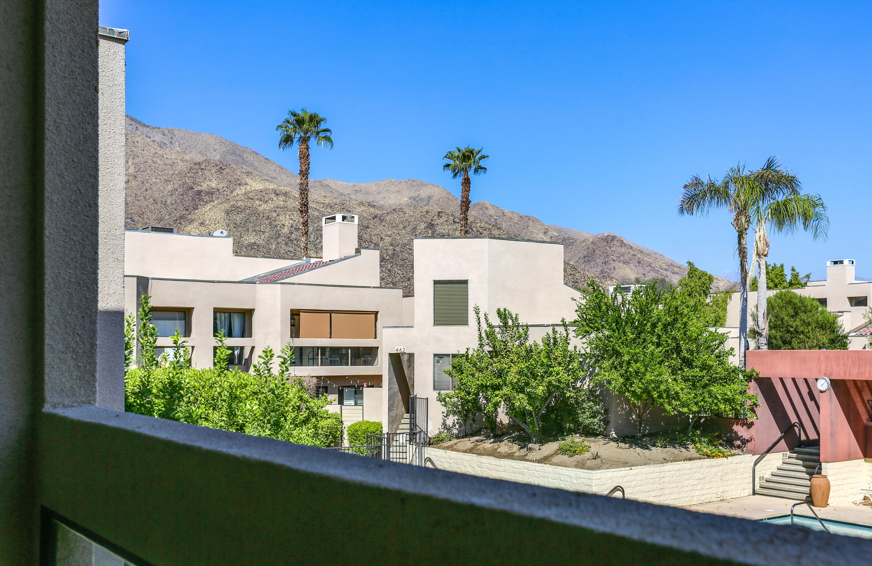 Image Number 1 for 860 Village Square in Palm Springs