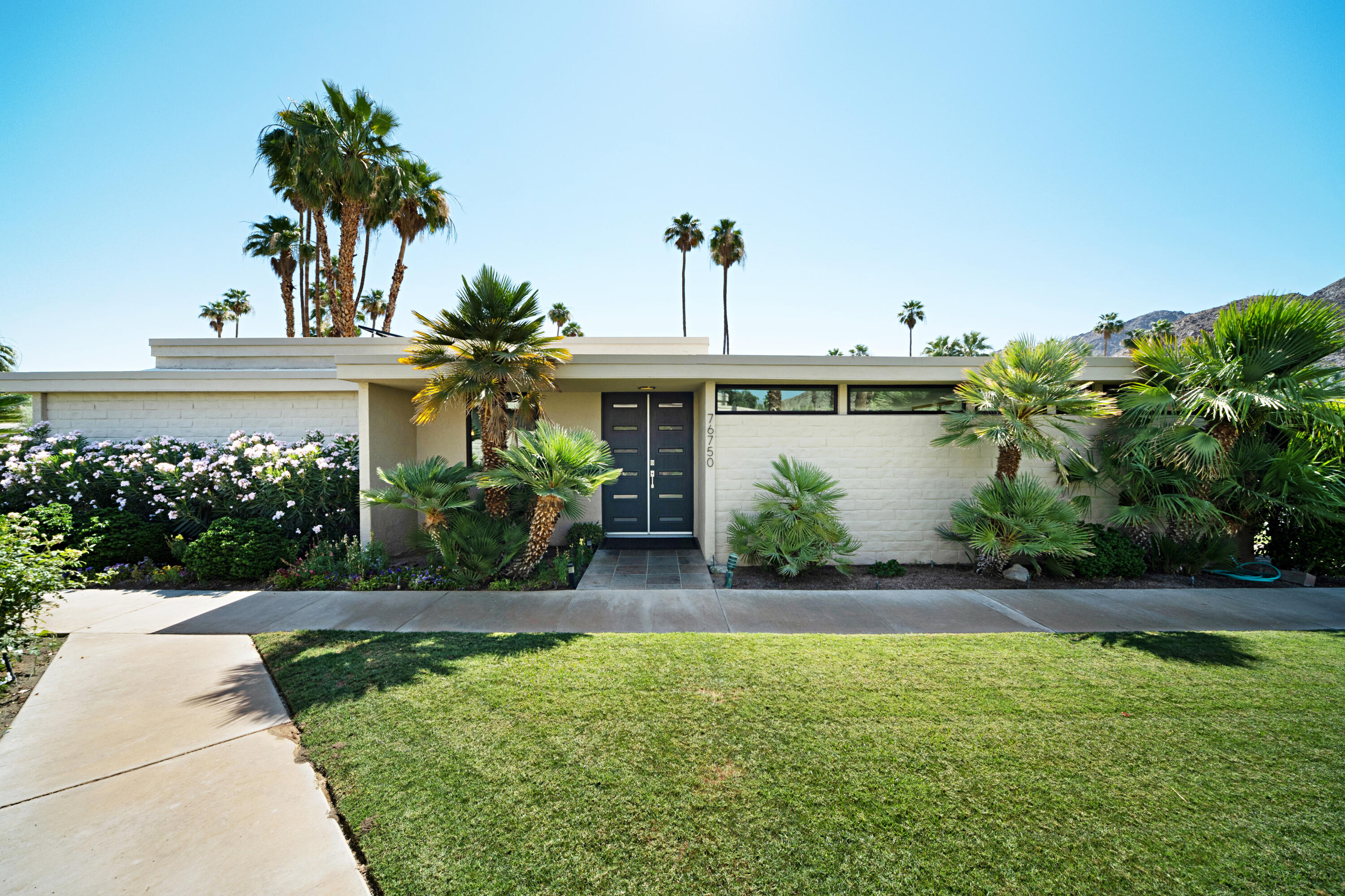 Image Number 1 for 76750 Iroquois Drive in Indian Wells
