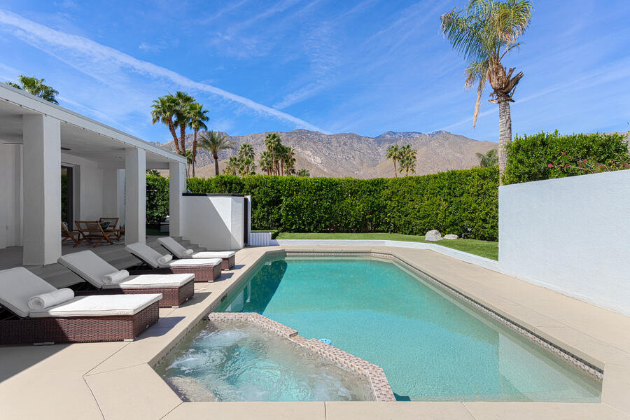 1035 Andreas Palms DR, Palm Springs, CA 92264