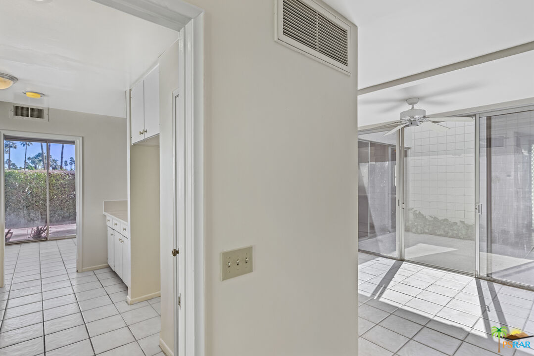 Image 12 for 760 E LA VERNE WAY