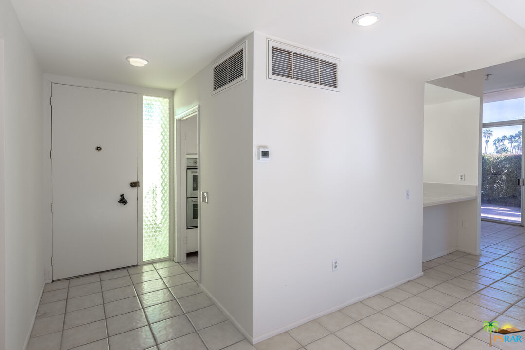 Image 11 for 760 E LA VERNE WAY