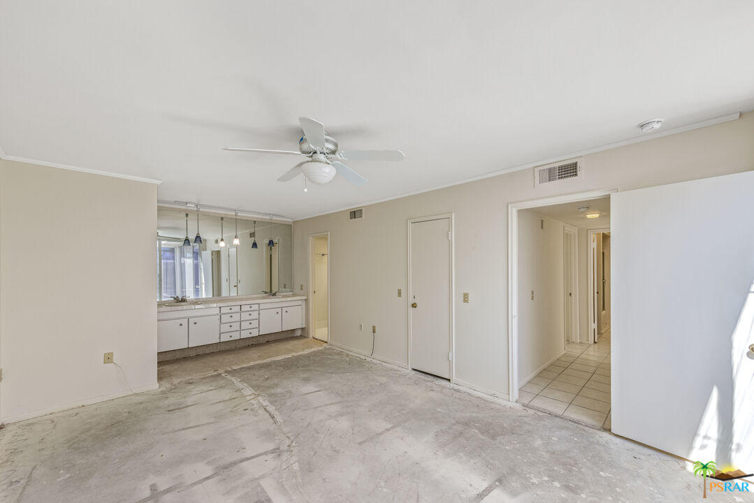 Image 14 for 760 E LA VERNE WAY