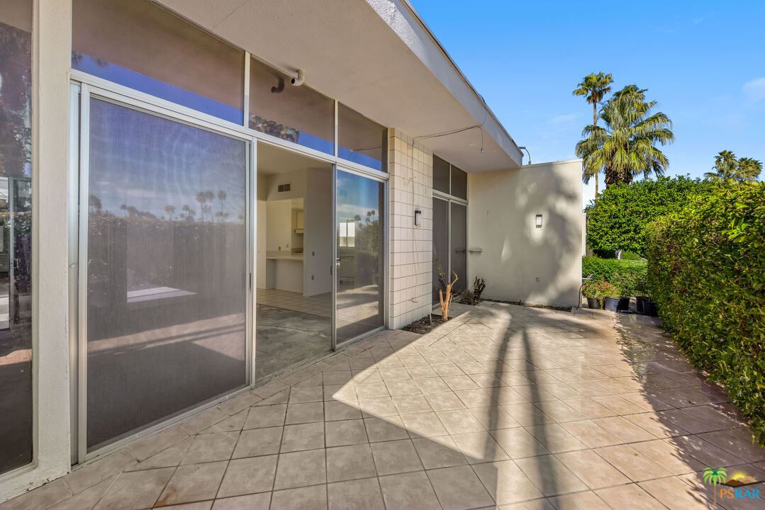 Image 22 for 760 E LA VERNE WAY