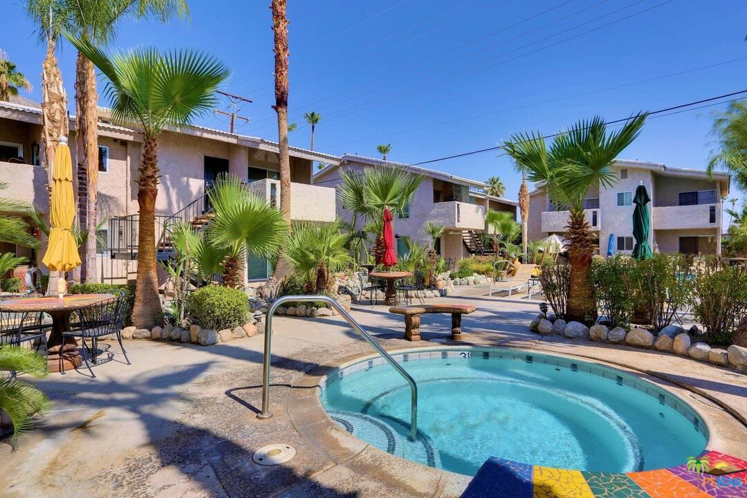 Image 9 for 747 RIVERSIDE DR #6