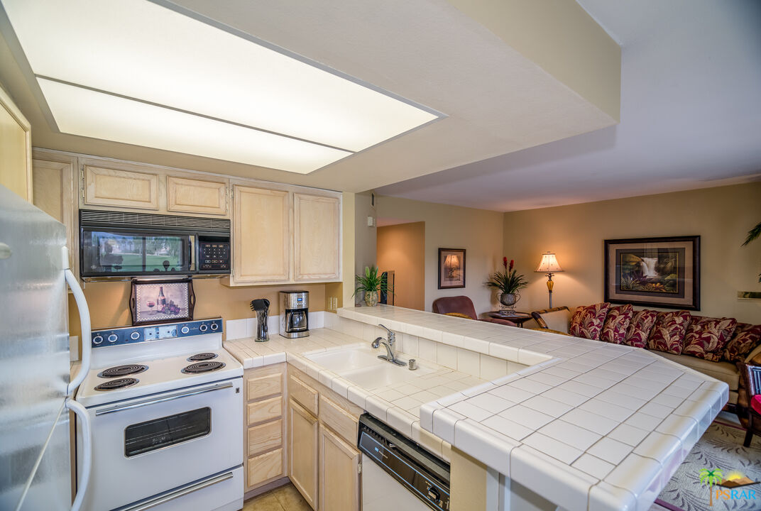 Image 18 for 78335 TERRA COTTA CT