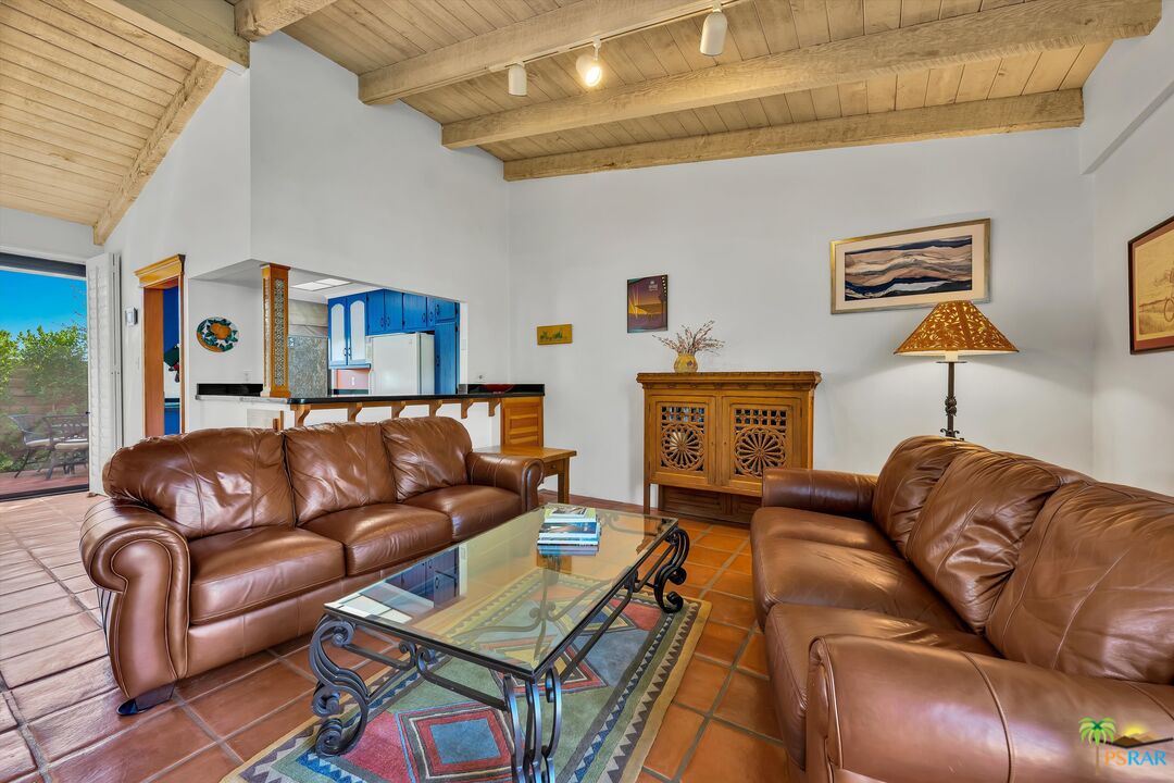 Image 2 for 845  N CALLE DE PINOS