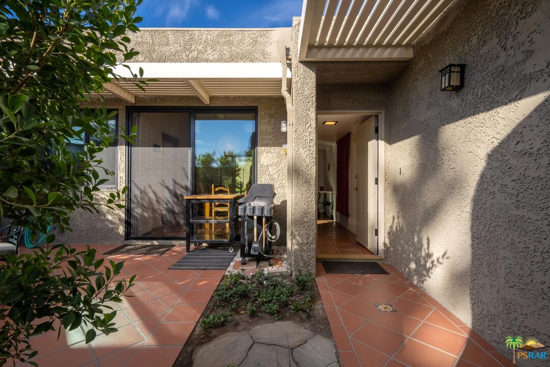 Image 16 for 845  N CALLE DE PINOS