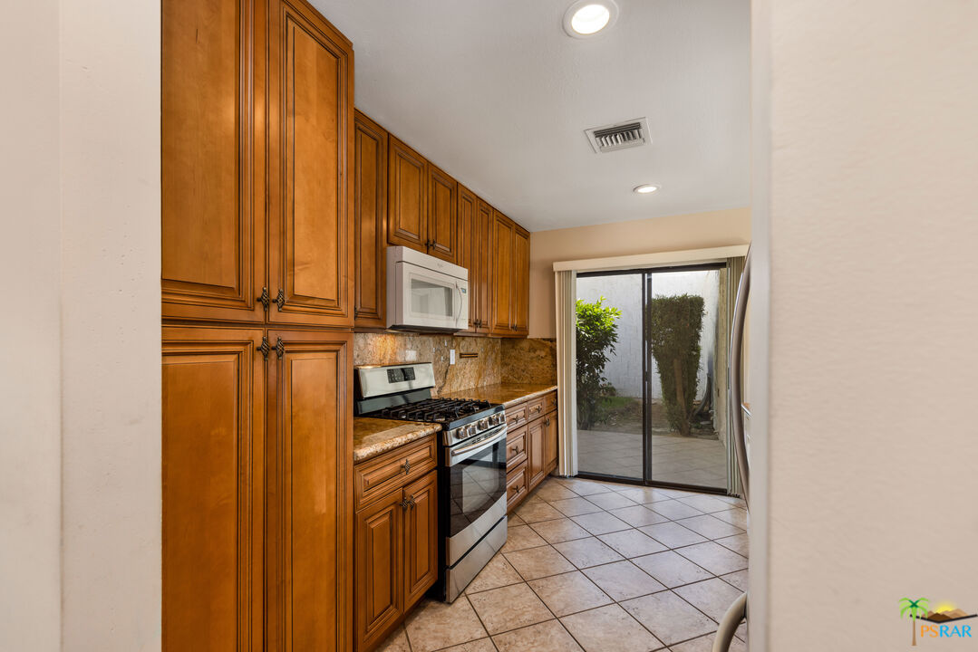 Image 14 for 2134 S SUNSHINE CIR
