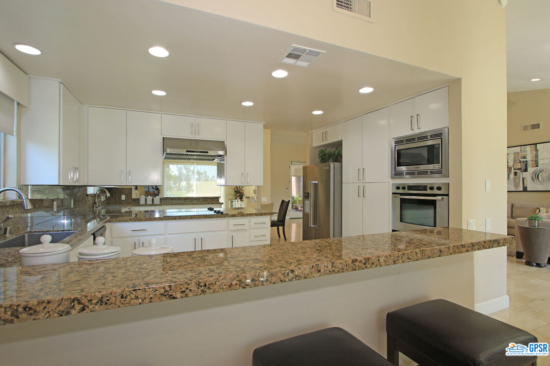 Image 16 for 10108 Lakeview Dr