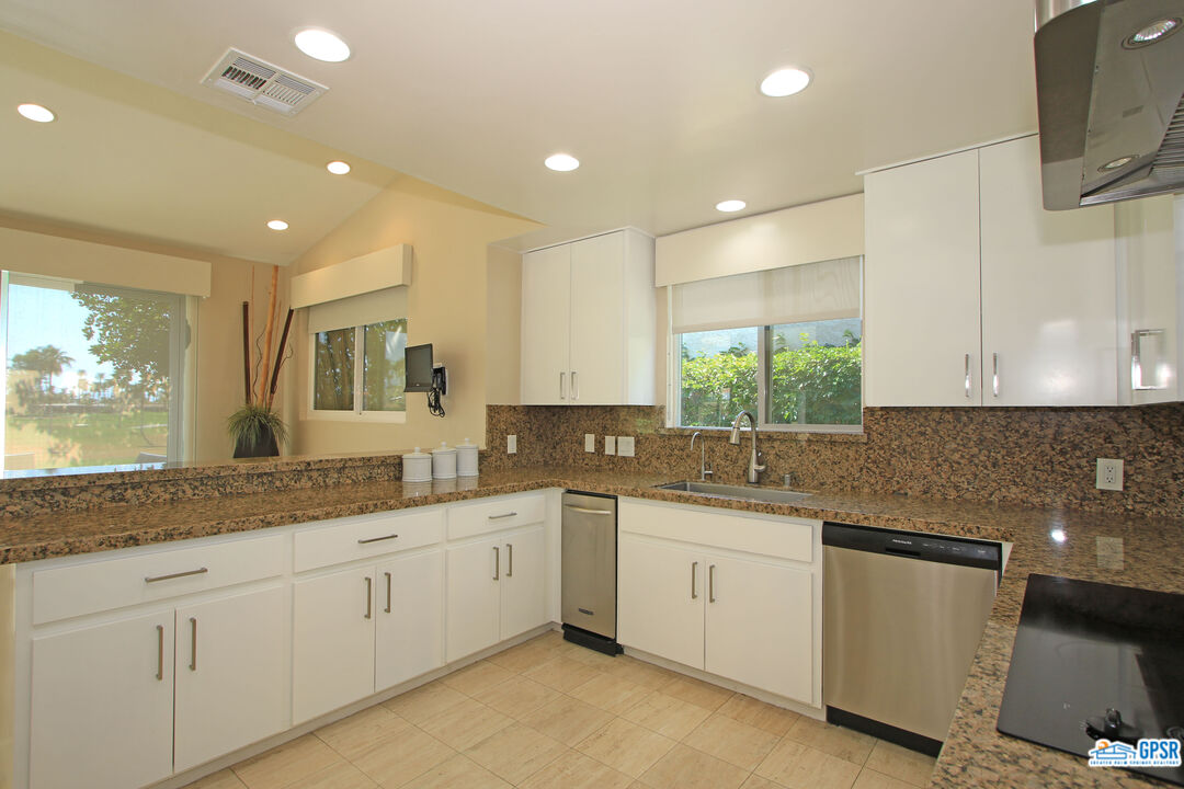 Image 15 for 10108 Lakeview Dr