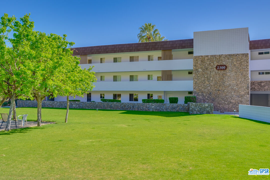 Image 33 for 2300 PALM CANYON DR #31