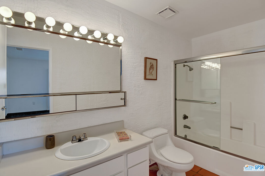 Image 17 for 1150 AMADO RD #8B2
