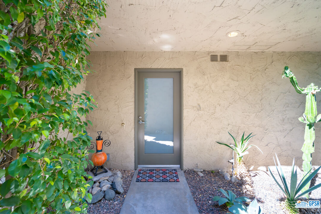 Image 18 for 747 RIVERSIDE DR #3