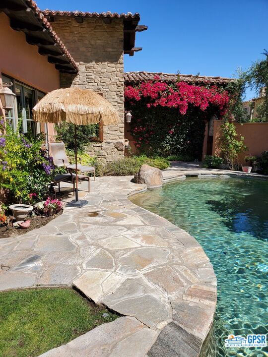 Image Number 1 for 464   VILLAGGIO N in PALM SPRINGS
