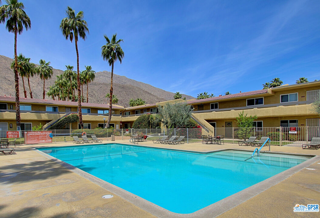 Image 23 for 1950 PALM CANYON DR #139