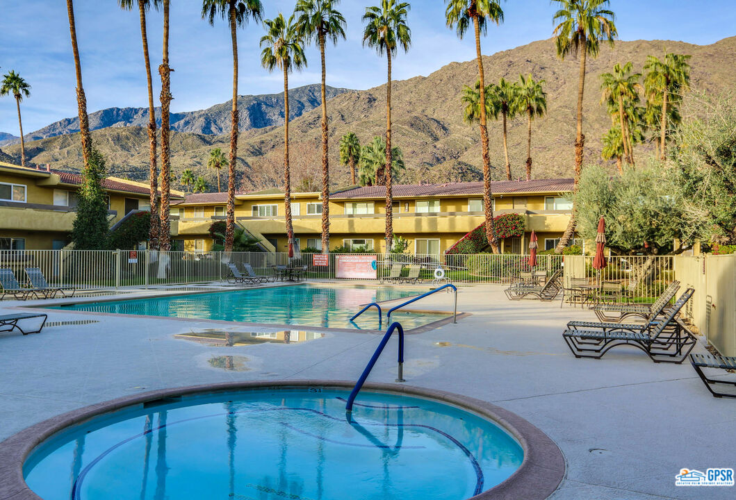 Image 33 for 1950 PALM CANYON DR #139