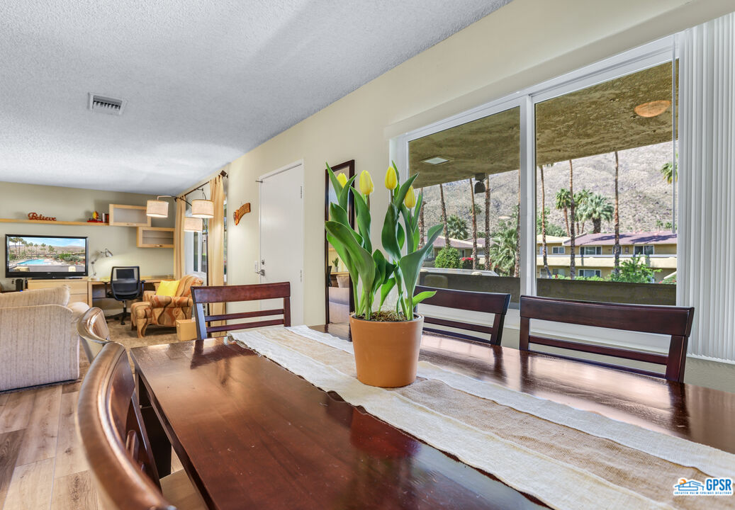 Image 8 for 1950 PALM CANYON DR #139