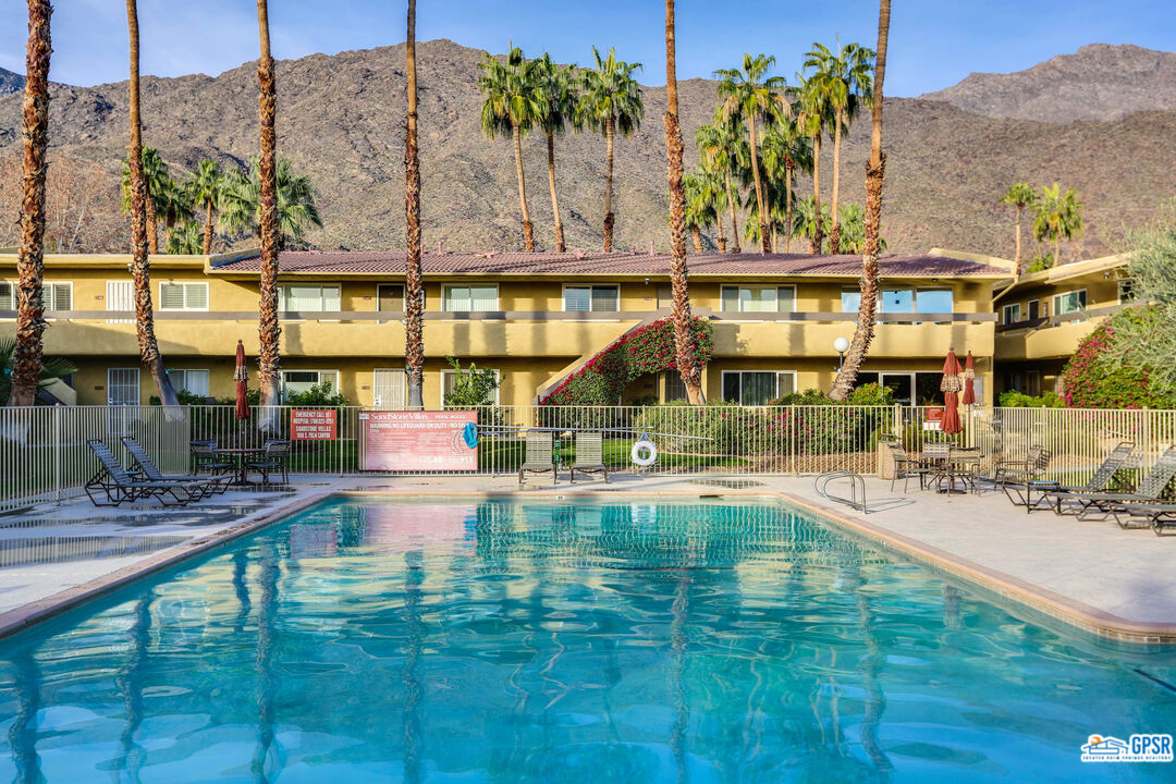 Image 32 for 1950 PALM CANYON DR #139