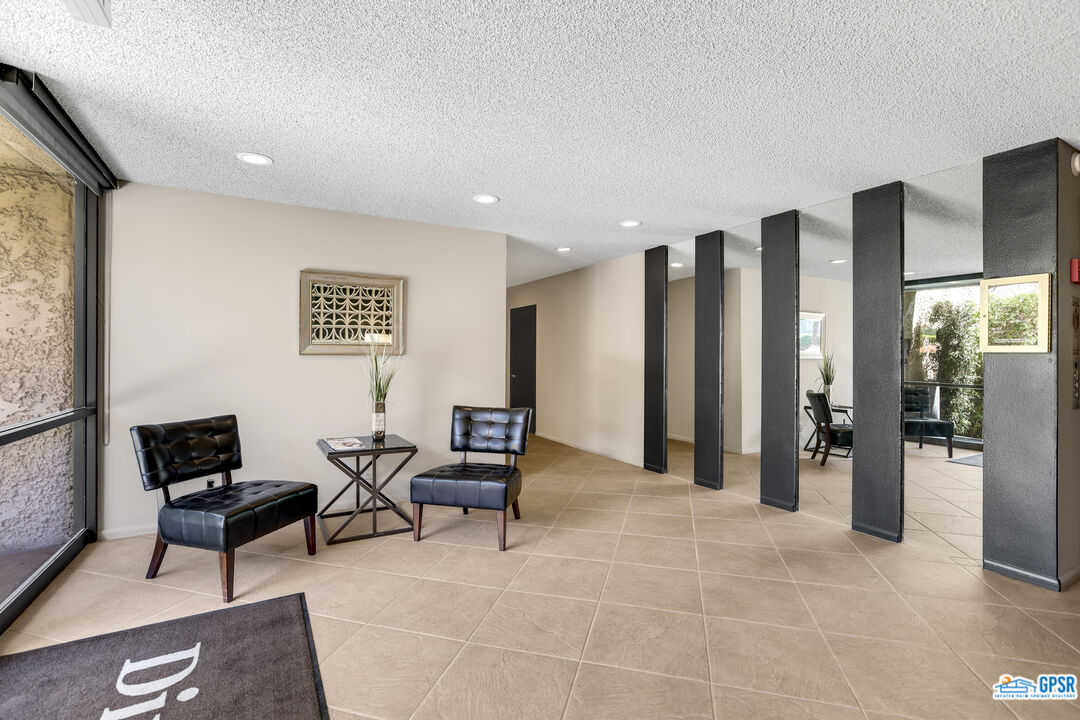 Image 4 for 1630 LA REINA WAY #2B