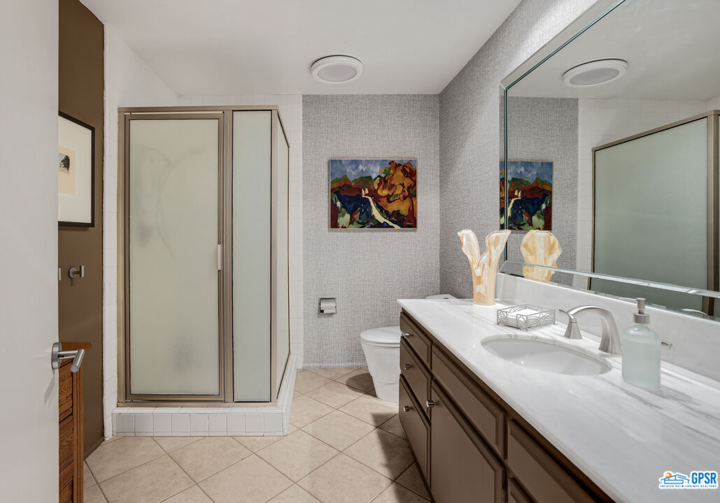 Image 25 for 1630 LA REINA WAY #2B