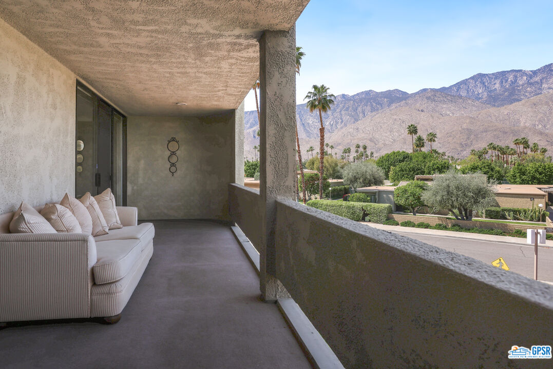 Image 35 for 1630 LA REINA WAY #2B