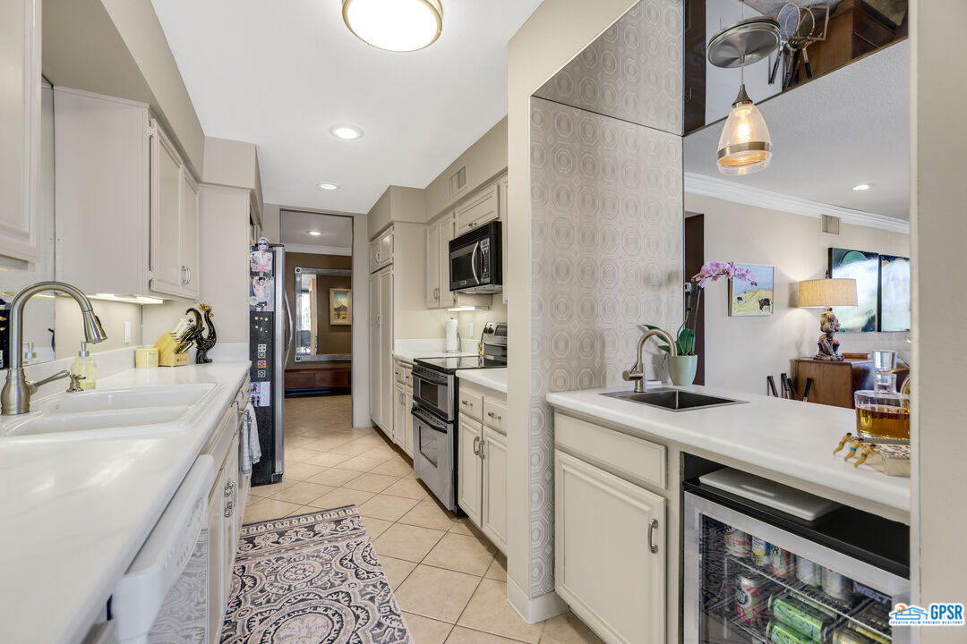 Image 20 for 1630 LA REINA WAY #2B