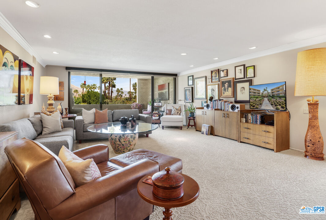 Image 9 for 1630 LA REINA WAY #2B