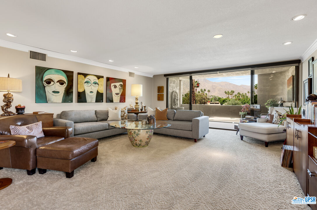 Image 10 for 1630 LA REINA WAY #2B