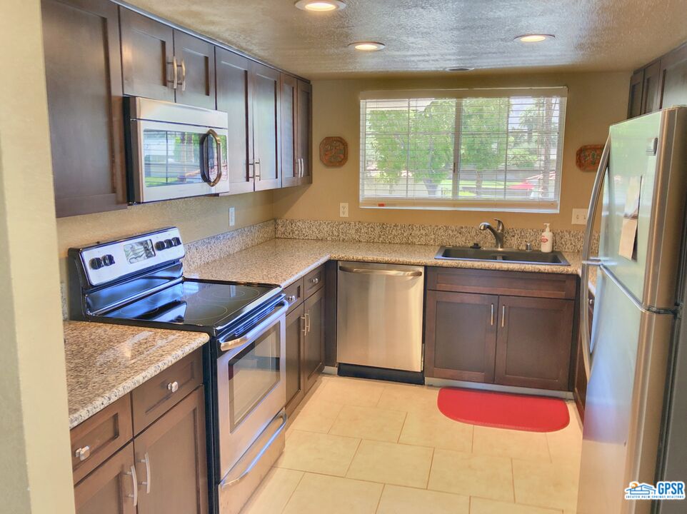 Image 9 for 2701 MESQUITE AVE #Z134