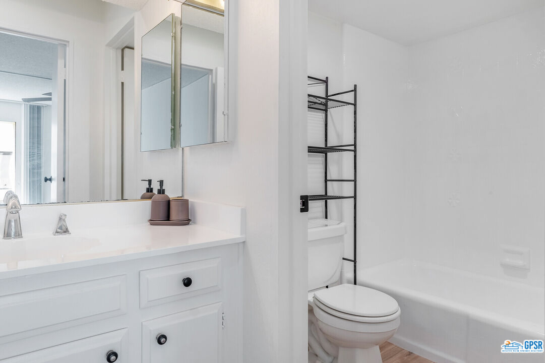 Image 10 for 1655 PALM CANYON DR #318