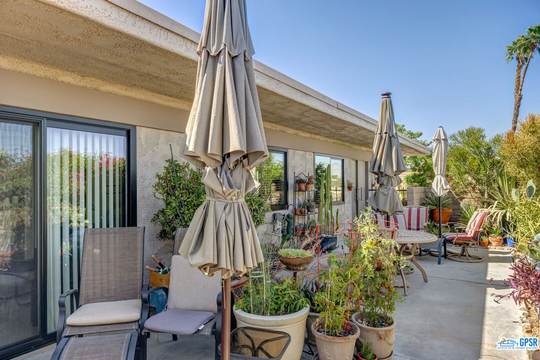 Image 15 for 1411 N CERRITOS RD