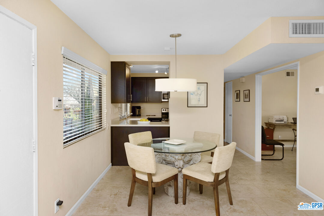 Image 23 for 1411 N CERRITOS RD