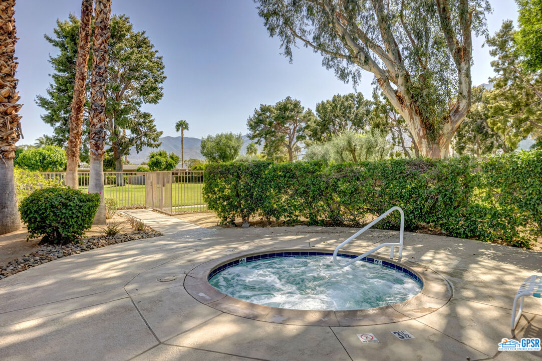 Image 17 for 1411 N CERRITOS RD