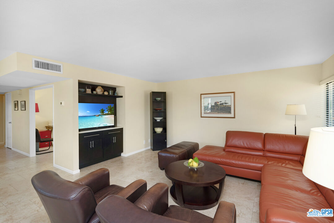 Image 6 for 1411 N CERRITOS RD