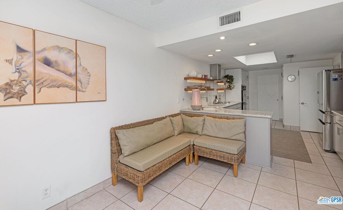 Image 19 for 2455  S MADRONA DR